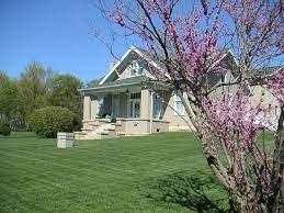 Gas fireplaces, jacuzzi hot tubs, breakfast included. The 5 Best Bloomington Bed And Breakfasts Of 2021 With Prices Tripadvisor