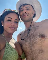 Amanda Bouressa's Instagram, Twitter & Facebook