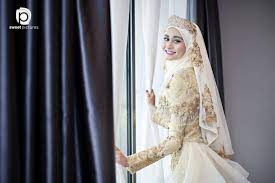 Kain songket ini sememangnya menjadi pilihan utama untuk majoriti bakal pengantin yang menginginkan gaya tradisional melayu. Koleksi Baju Pengantin Songket Paling Trending 2018 Sweetpictures
