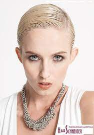 Frisuren Bilder Blonder Pixie In Androgynem Wet Gel Look Frisuren Haare Frisuren Bilder Frisuren Blonde Pixie
