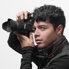 Jonatan Montoya (@7wonderswalk)