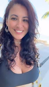 Desiree Barbazon's Instagram, Twitter & Facebook