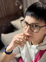 MY 2020 BOX Last year was a box limited by pestilence, uncertainty,  loneliness, self-doubt and incarceration.. I am going out of the box 2021  will be my freedom. Bruce Villafuerte Rivera Wenwen