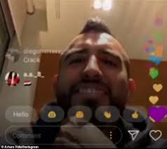 He was born on 22nd may 1987 in santiago, chile with the name arturo erasmo vidal pardo anyway rose to notoriety as arturo vidal. Arturo Vidal Follows Mario Balotelli In Blasting Giorgio Chiellini S New Book Daily Mail Online