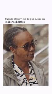 Sim, a Consultoria de Imagem me trouxe nova mentalidade, postura e  escolhas! O autoconhecimento que toda mulher merece para explorar sua  autoestima e autoconfiança! Agora me diga um adjetivo para esta imagem?