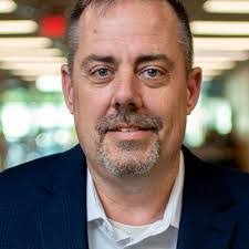 Lee Carmichael's Instagram, Twitter & Facebook