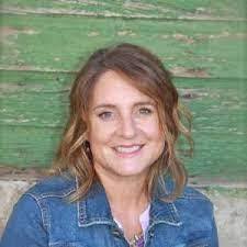 Renee Casper's Instagram, Twitter & Facebook