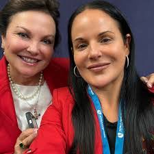 Daphne Ewing's Instagram, Twitter & Facebook