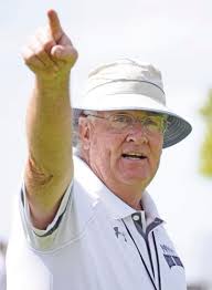 Disciplinarian football coach Moon was off-field mentor to players, coaches 