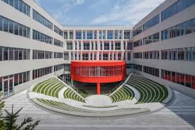 Hangzhou is one of the most important tourist cities in china. Dotint Hangzhou Chongwen Experimental School An Open School Embraced By Nature