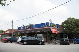 Nowadays, nasi kandar is usually prepared and sold at hawker centers across the country and is traditionally enjoyed as a nutritious, warm breakfast. Pelita Malaysia S Largest Chain Of Nasi Kandar Restaurants Began In Butterworth Malaysia Malay Mail