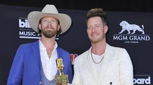 One of country music's biggest acts came back for a surprise performance at CMA Fest 2026