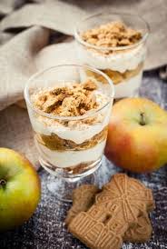 Spekulatius Tiramisu Mit Karamellisiertem Apfel Rezept Spekulatius Tiramisu Lebensmittel Essen Tapas Essen