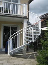 Individuell Gefertigte Treppen Treppengelander Und Handlaufe Wendeltreppe Aussen Treppe Aussentreppe