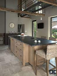 plateau sombre cuisine chene clair cuisine bois cuisine chene idee deco cuisine