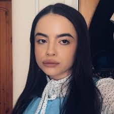 Sammie Bell's Instagram, Twitter & Facebook