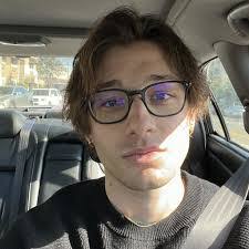 Kyle Waldman's Instagram, Twitter & Facebook