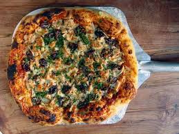 Tuna Fish Pizza with Fennel and Olives