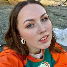 Abby Townsend's Instagram, Twitter & Facebook