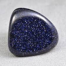 La lluvia de estrellas líridas es uno de los eventos astronómicos más increíbles del año. El Espiritu Del Cristal Lluvia De Oro O Piedra De Oro Azul Sang Sitara Azul O Stellaria Azul Piedra De Oro Piedras Y Cristales Piedras Curativas