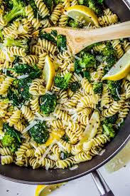 Lemonbroccolipasta Skilletpasta Mealprep Theeverygirl Easy Pasta Recipes Quick Pasta Dishes Summer Pasta Recipes