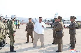 Nun reagiert machthaber kim jong un und setzt auf. Satellitenbilder Zeigen Kims Privatzug In Nordkoreanischem Badeort