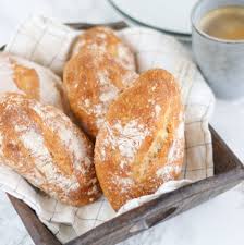 Knapperige Broodjes Zonder Te Kneden Marielle In De Keuken Recept Broodjes Brood Zonder Kneden Broodbakmachine Recepten