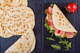 Puoi utilizzare la base di questa piadina anche come sostituto del pane oppure come crostone da accompagnare alle zuppe di. Come Condire La Piadina Con 5 Idee Buonissime Donnad