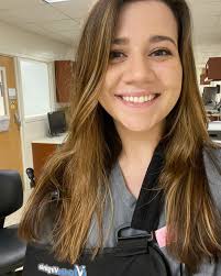 Tonight my clinical year of veterinary school has finally come to a close!  WE MADE IT!🍾 These past four years have been by far my toughest and most  rewarding life experience yet.