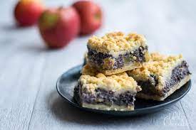 Fluffiger hefeteig mit saftigen apfelstückchen und leckerem mohn. Fast Wie Bei Oma Saftiger Apfel Mohnkuchen Mit Zitrone Herbs Chocolate