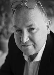 Kim Simonsen's Instagram, Twitter & Facebook