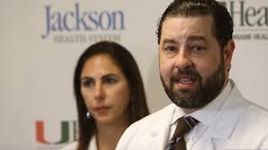 Este es Alejandro Báez, el nuevo asesor del Poder Ejecutivo en salud  pública