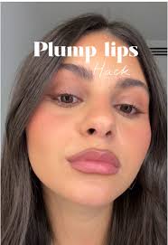 How to Turn The Iced Latte Lip Liner