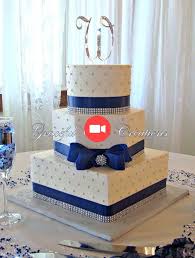 Flic Kr P Fmsxis Elegant Blanc Creme Au Beurre Gateau De Mariage Avec Bleu Fonce Pasteles De Boda Azules Pasteles De Boda Cuadrados Pasteles De Boda Elegantes