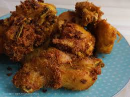 Yuk, simak resep membuat ayam lengkuas berikut ini! Ayam Goreng Lengkuas Rangup