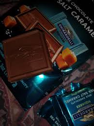 {'name':'milk chocolate sea salt caramel squares medium bags (case of 6)','id' : Ralphs Ghirardelli Milk Chocolate Sea Salt Caramel Squares 5 3 Oz