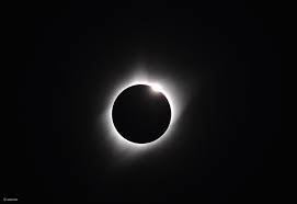كوكب الأرض يشهد اليوم أطول كسوف شمسي منذ 5000 سنة رائج solar eclipse physics world solar eclipses
