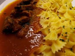 Gulasch Klassisch Schmeckt Einfach Jedem Rezept Rezepte Gulasch Klassisch Gulasch Rezept Einfach
