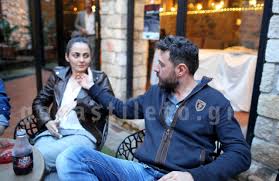 Η αγγελική δαλιάνη, η ηθοποιός που γνωρίσαμε ως μαρία η άσχημη, στην πραγματικότητα όχι μόνο είναι πανέμορφη, αλλά και ανήκει στις πιο εντυπωσιακές παρουσίες της ελληνικής τηλεόρασης. Aggelikh Dalianh Manos Papagiannhs Eytyxismenoi Mazi