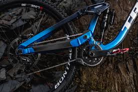 He moved to seattle to be near family and friends, and graduated from the university of washington with a ba and a ma in political science. Trek Stellt Komplett Uberarbeitetes Session Vor High Pivot Am Erfolgreichen Dh Boliden Pm Cycleholix