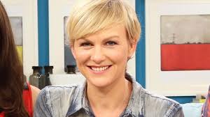 Infos zur sendung, alles zu den moderatoren und gästen, videos, bilder unsere moderatorinnen und moderatoren marlene lufen , alina merkau , karen heinrichs , matthias killing , jochen schropp , daniel boschmann und. Karen Heinrichs Privat Mann Kinder Theater So Lebt Die Sat 1 Moderatorin Abseits Der Tv Kameras News De