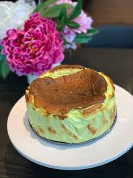 Resepi burnt cheesecake adalah antara kek yang paling popular dan mendapat permintaan yang tinggi. Basque Inspired Low Carb Burnt Pandan Cheesecake Still Feeling Peckish