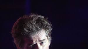 Vu les traces de trou noir sur sa chaussure de vair. Hubert Felix Thiefaine C Est Mon Cote T Es Pas Cap