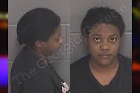 Nina Moon's Instagram, Twitter & Facebook