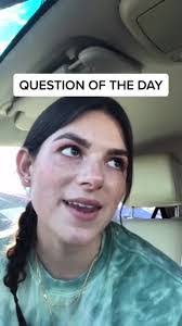 Dixie Layton's Instagram, Twitter & Facebook