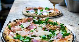 Soul Kitchen Pizzeria In Der Fraunhoferstrasse Munchen Creme Guides Pizzabelag Neapolitanische Pizza Lecker