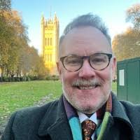 600+ "Hedges" profiles