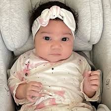 Hey guys! Peyton wanted to say Hi! 🎀💕 Who do you think she looks like?  👀💞 #PeytonBlair #Peytychoo #ThreeAndAHalfMonths #MamasBaby #DaddysToo