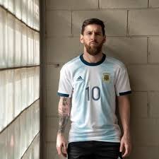 En los juegos olímpicos de tokio 2020, los leones, defensores del título, debutarán ante españa el sábado 24 de julio. La Camiseta Argentina Cada Vez Mas Clara Para Verla Mejor En La Tele