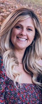 Kara Heath's Instagram, Twitter & Facebook